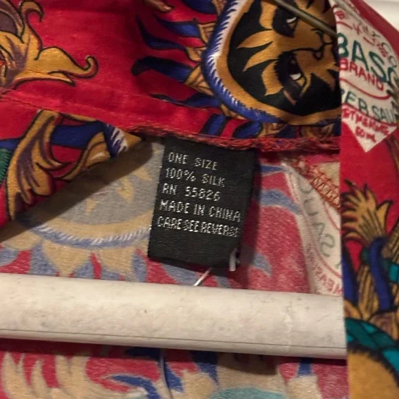 100% silk Tabasco robe one size fits most red with suns new with tag - Picture 3 of 6